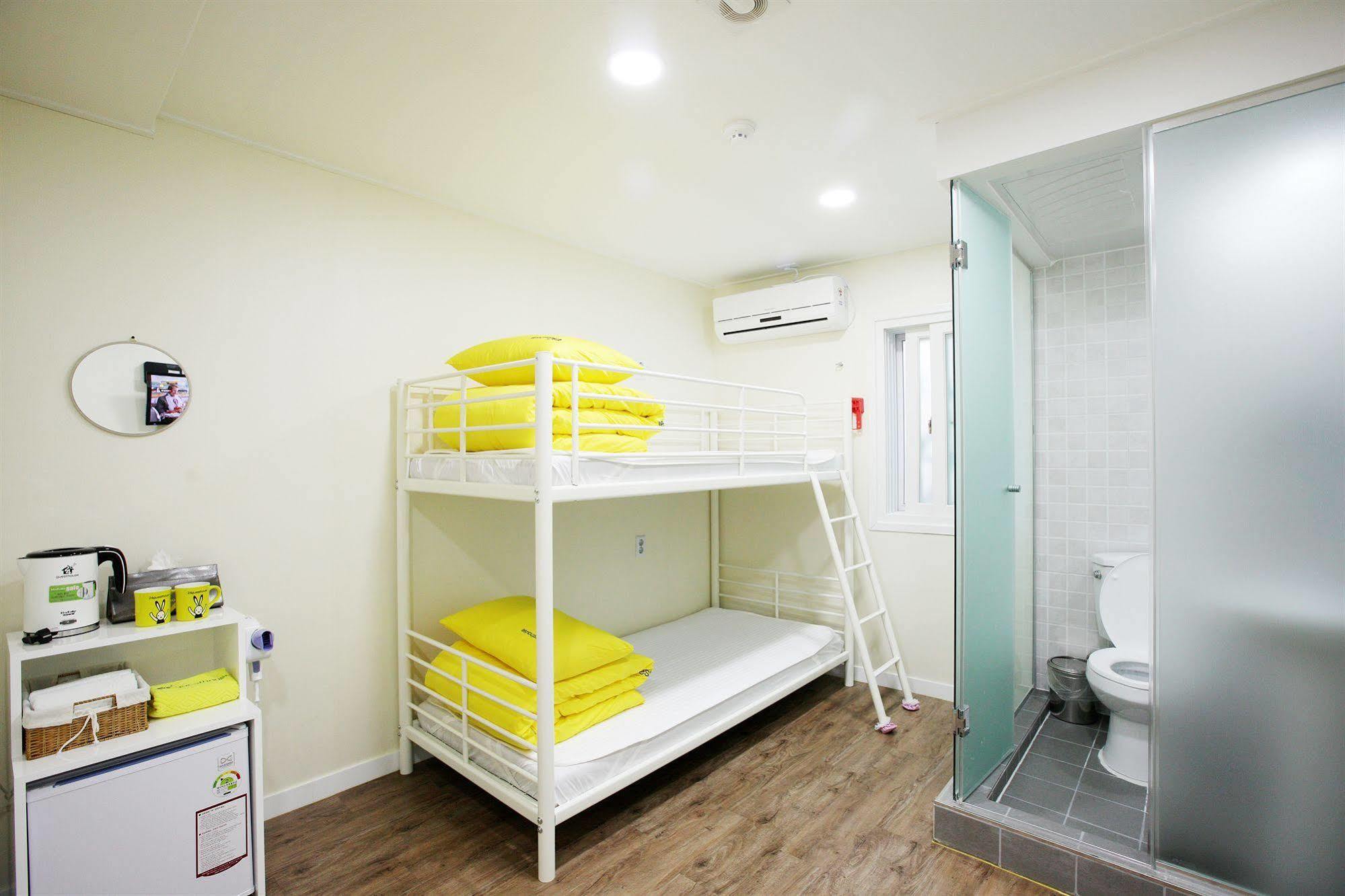 24 Guesthouse Myeongdong Avenue Seoul Eksteriør billede